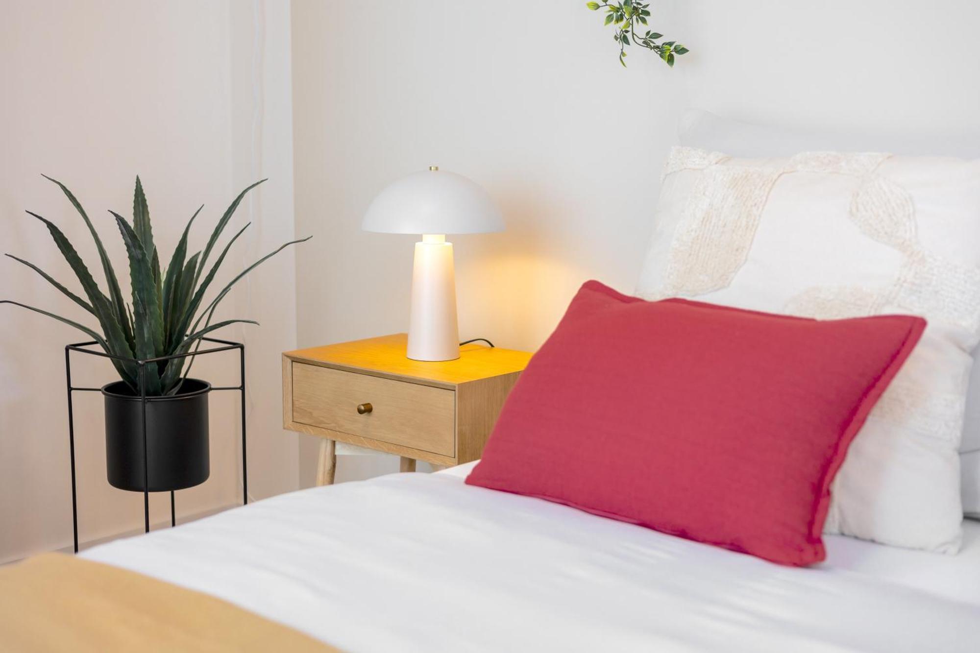 Bright 2Br - 4Th Floor, Balcony, Free Parking By Gravity Prague Lägenhet Exteriör bild