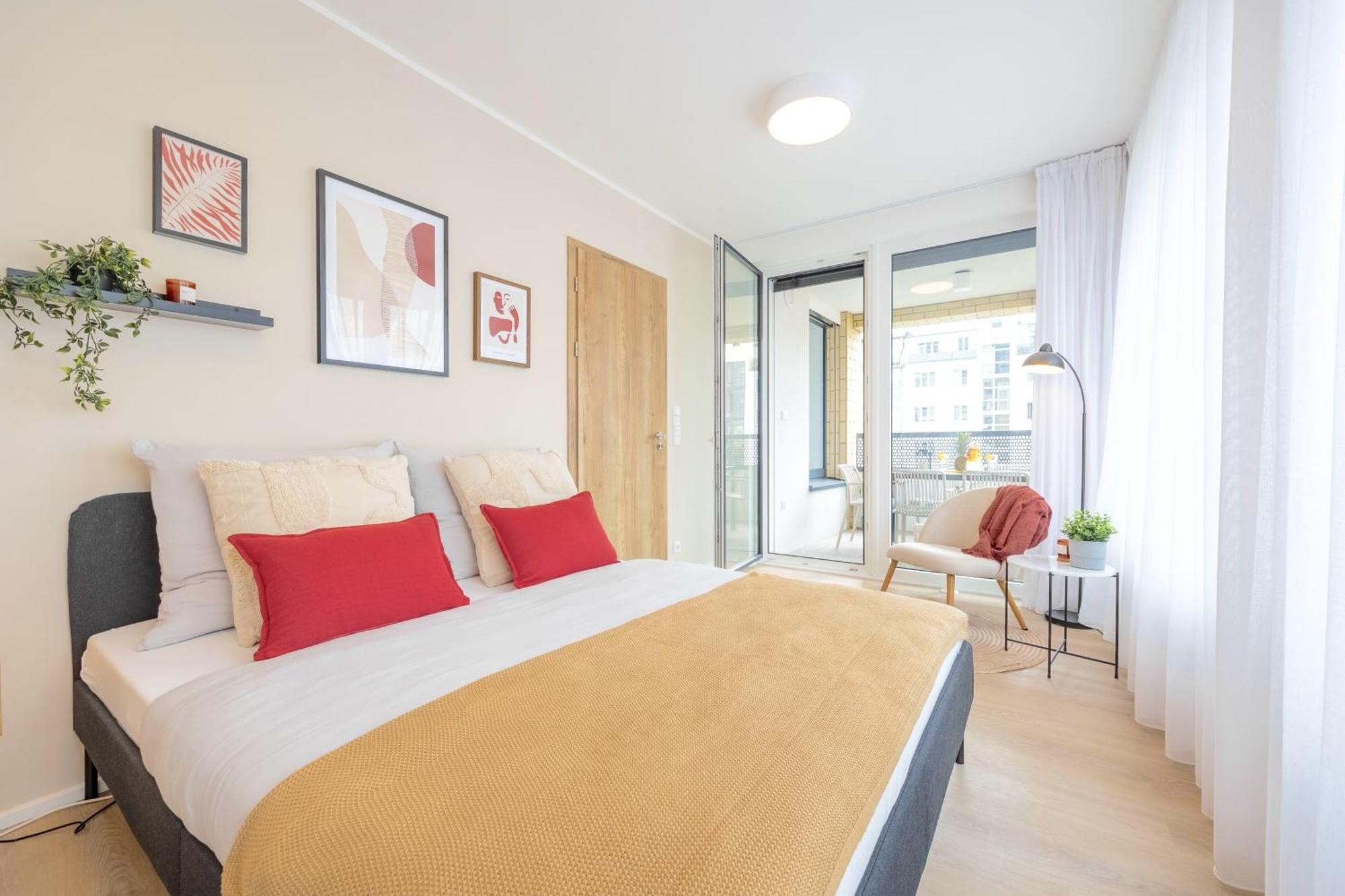 Bright 2Br - 4Th Floor, Balcony, Free Parking By Gravity Prague Lägenhet Exteriör bild
